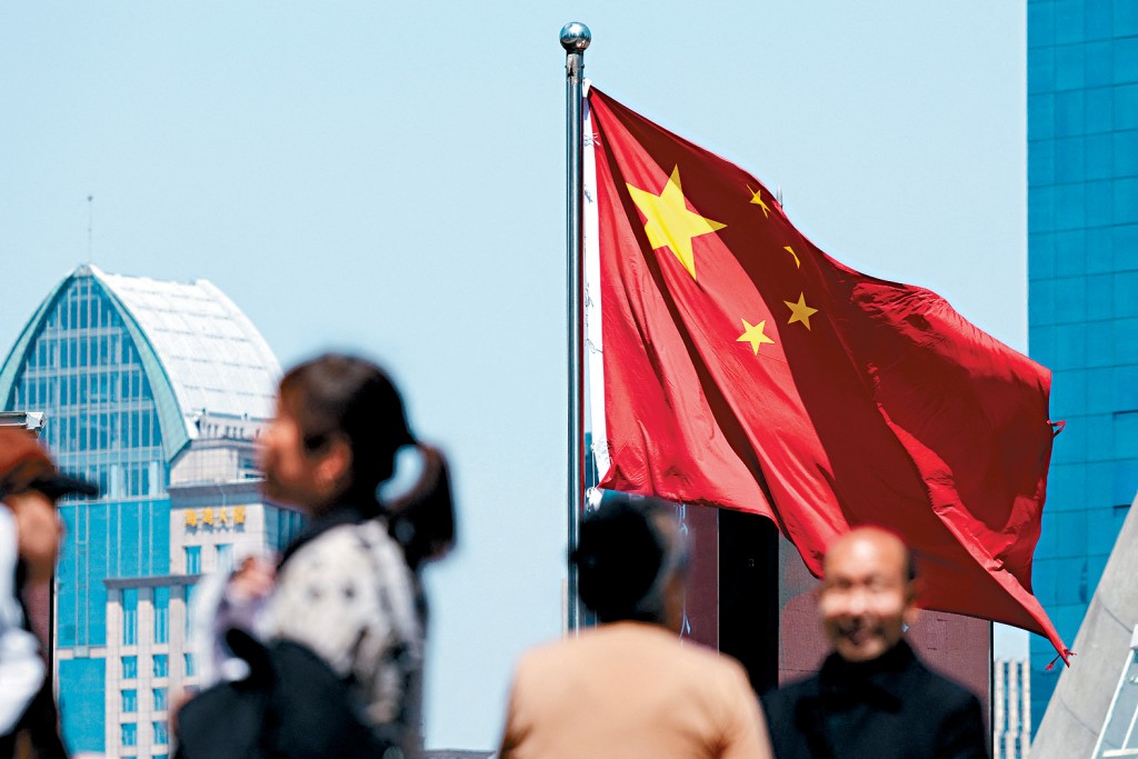 沈建光稱，全球範圍內惟有中國具備與美國抗衡的實力，而這種「強硬」的背後，是中國產業體系與經濟規模的支撐。