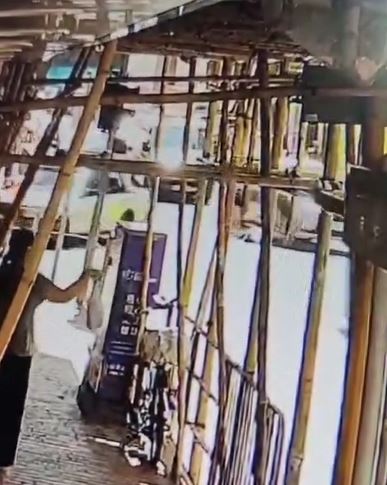 私家車輾過老婦時彈起。fb馬路的事討論區 