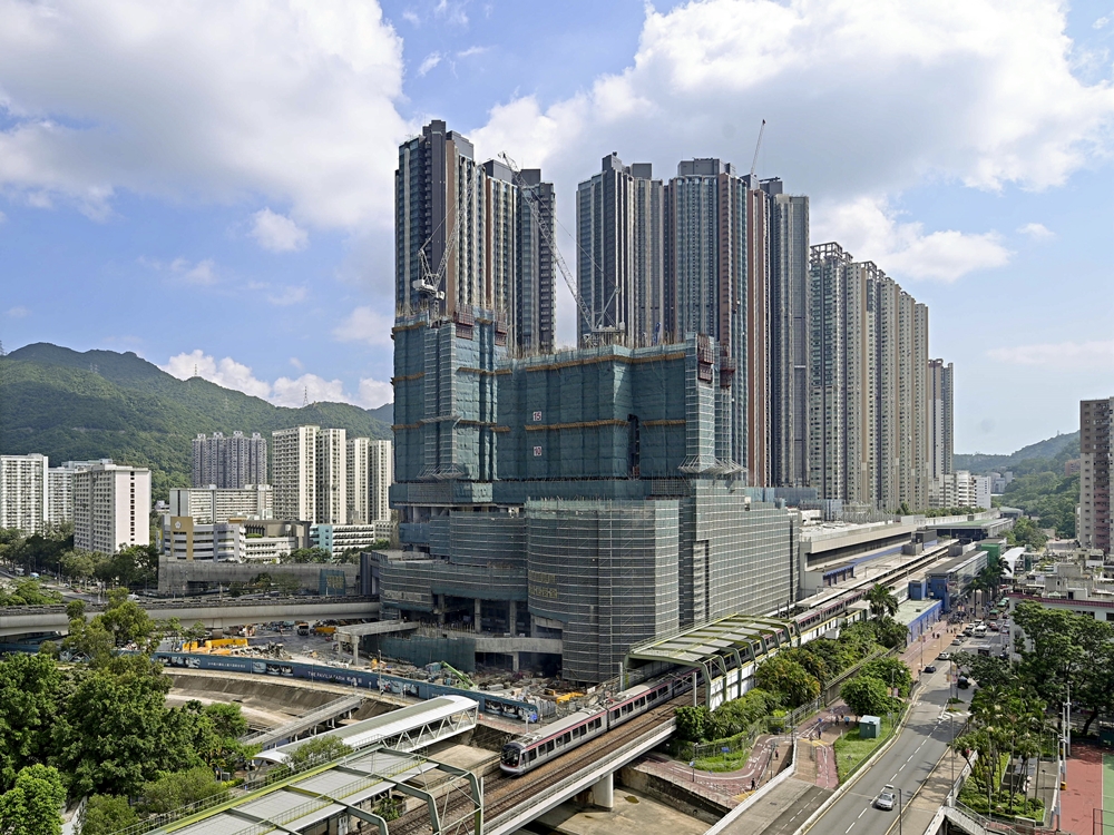 新世界早前宣布拆卸重建大圍柏傲莊III。資料圖片