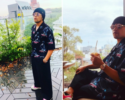 周杰倫的打扮，看上去酷似「黑道中人」。　周杰倫IG