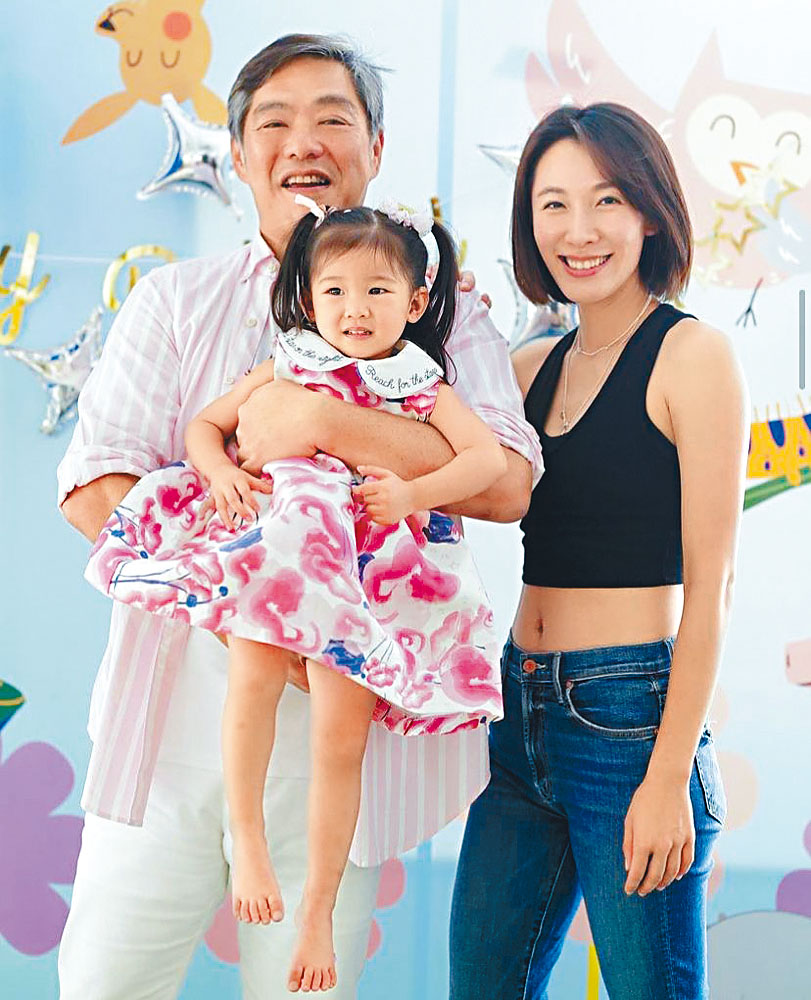 李美慧婚後一直相夫教女。