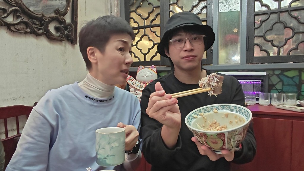 坤哥挑戰了評價兩極的厚切豬扒店。