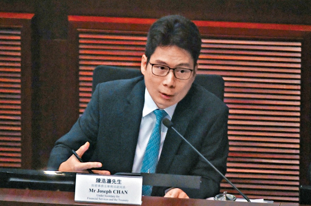 陳浩濂強調，政府現時沒有大幅加稅的計劃。