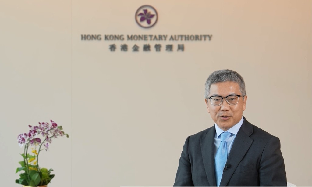 金管局副總裁阮國恒指出，《誠信約章》提供完善平台，讓廉署和銀行業界交流防範貪污方面的良好做法，提升銀行防貪能力。