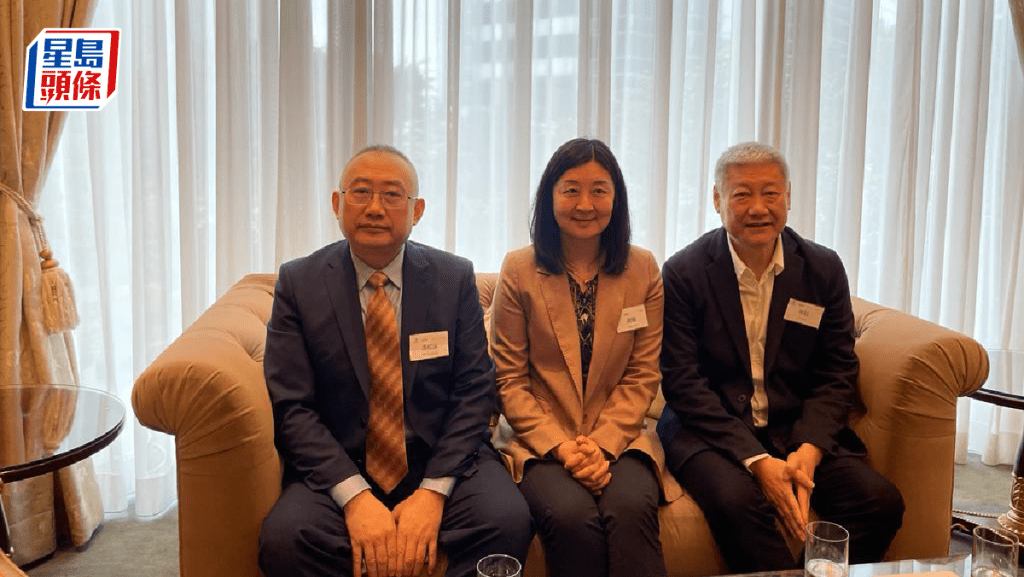 從左起：美麗田園（2373）首席執行官連松泳、首席財務官周敏及主席兼執行董事李陽