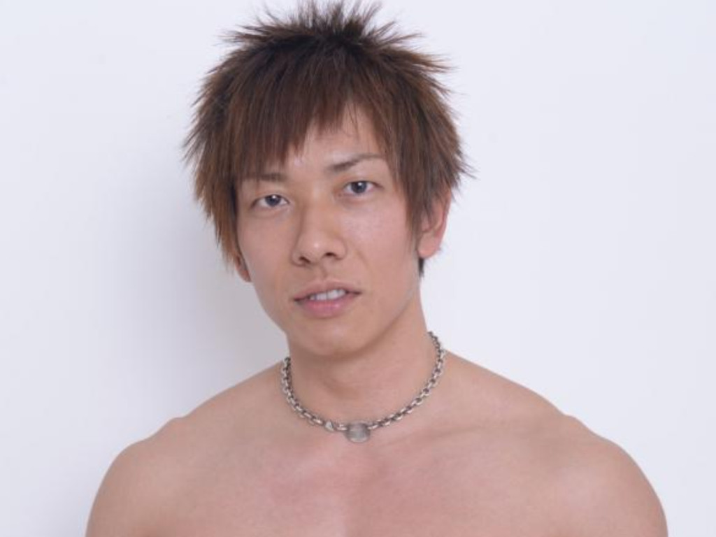 清水健是日本著名AV男优。