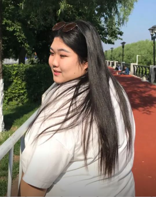 黃女士由超級肥胖，減重一半至只剩85公斤，成為網上焦點。抖音＠漂亮