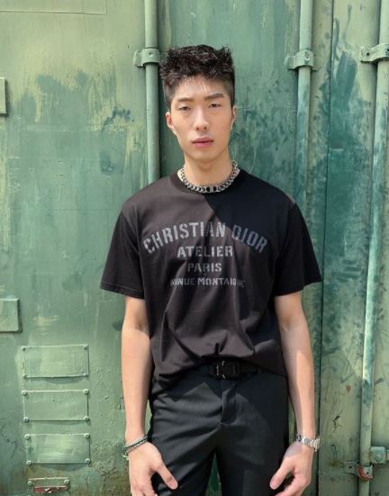 擁有193cm的高度。