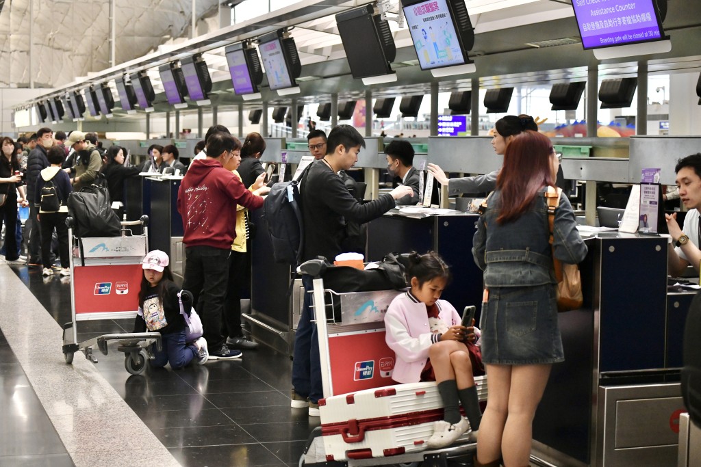 过去12个月，客运量同比跃升14.0%至6212万人次。资料图片