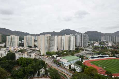 單位可外望澤豐花園及屯門鄧肇堅運動場一帶市景。