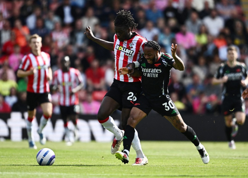 史達寧去季外借阿仙奴。路透社