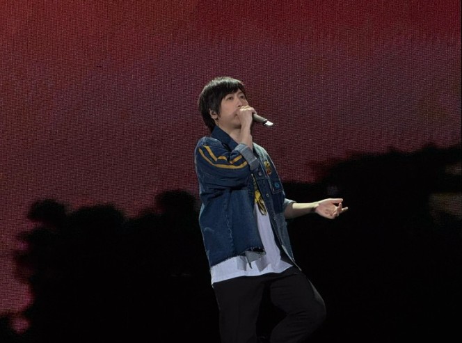 五月天主唱阿信。