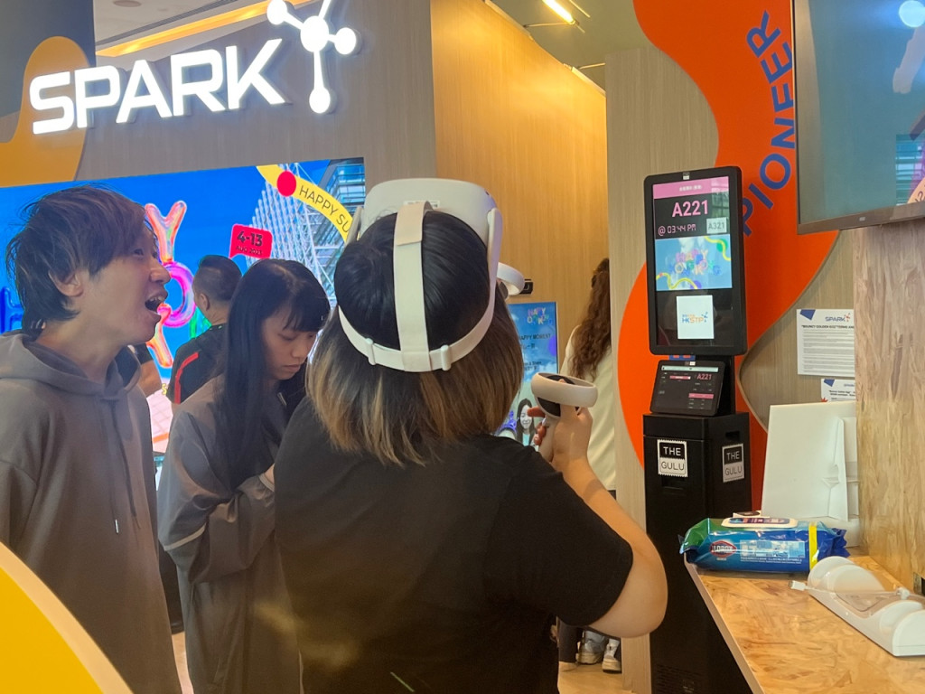 科学园「开心香港」市集亦有VR体验。（图片来源：许兆峰摄）