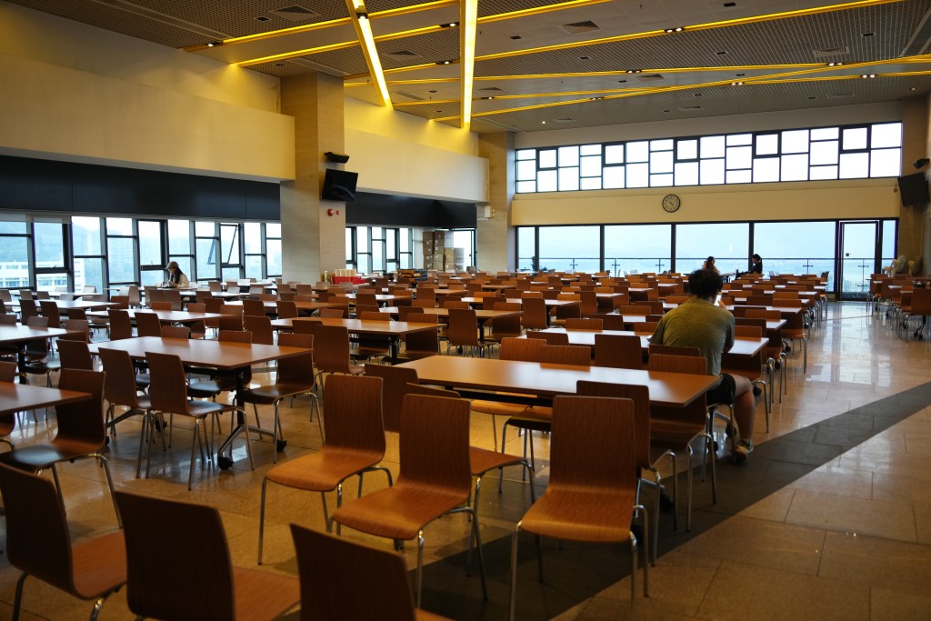 審計報告指中大校園內33間食肆都未領取食物業牌照，只可招待校內人士。資料圖片