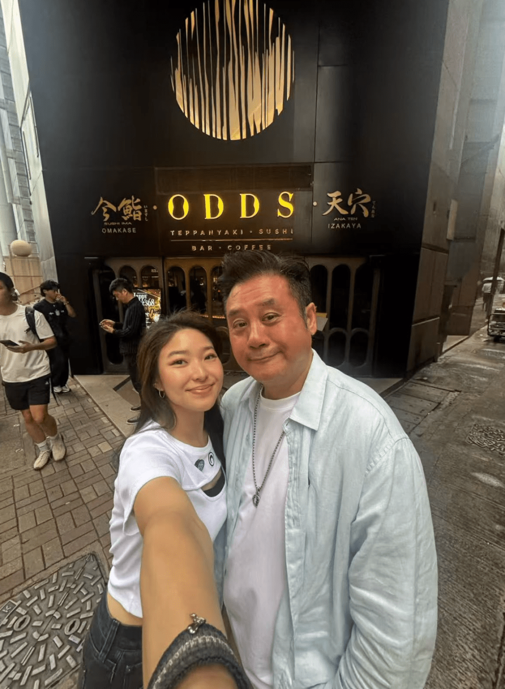 麥長青近日聯同許紹雄女兒許惠菁主持麥包Youtube channel節目《青菁地》。 麥長青近日聯同許紹雄女兒許惠菁主持麥包Youtube channel節目《青菁地》。