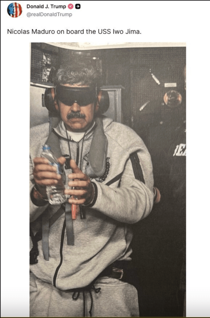 馬杜羅登上「硫磺島號」航母，並被帶離委內瑞拉，將前往紐約受審。