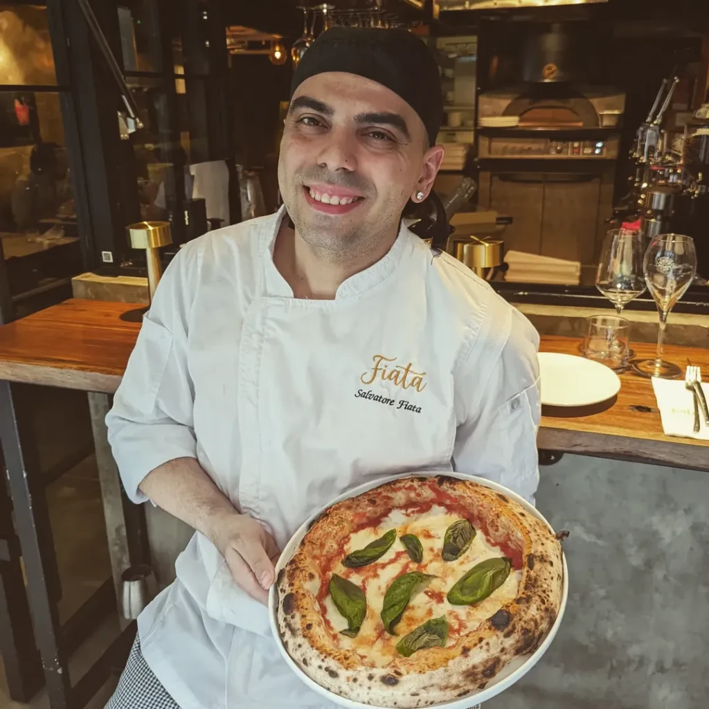 Fiata 是一家主打正宗拿坡里薄餅的餐廳，其專業水準獲得了米芝蓮評審的認可。