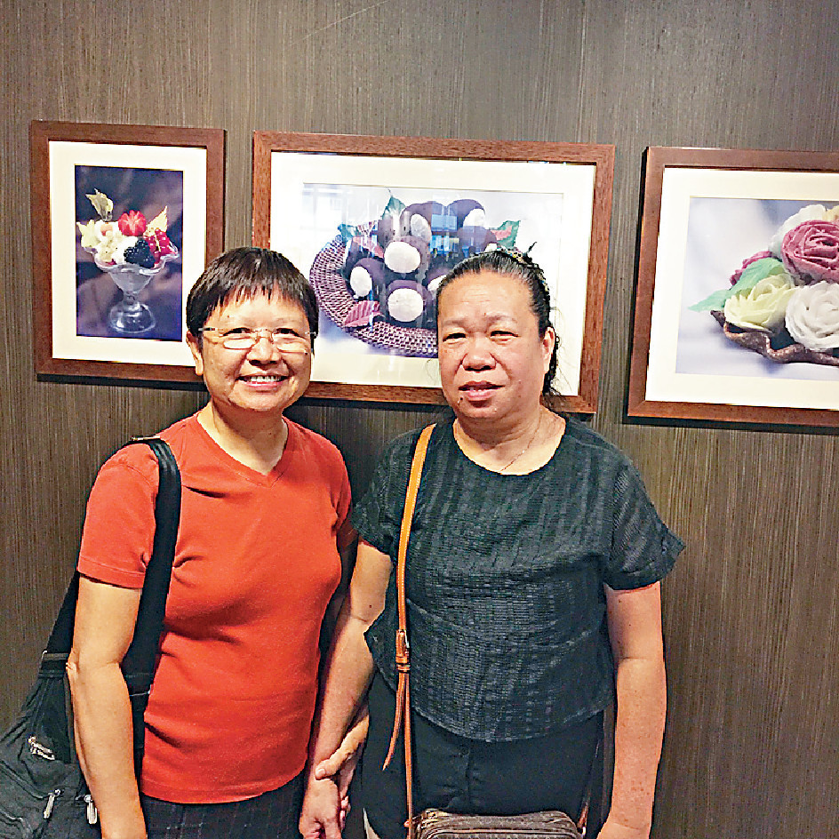 單親協會總幹事余秀珠(左)表示，按南亞族裔傳統，夫婦離婚後小孩子通常歸男方，可能有婦女不清楚香港的情況。資料圖片