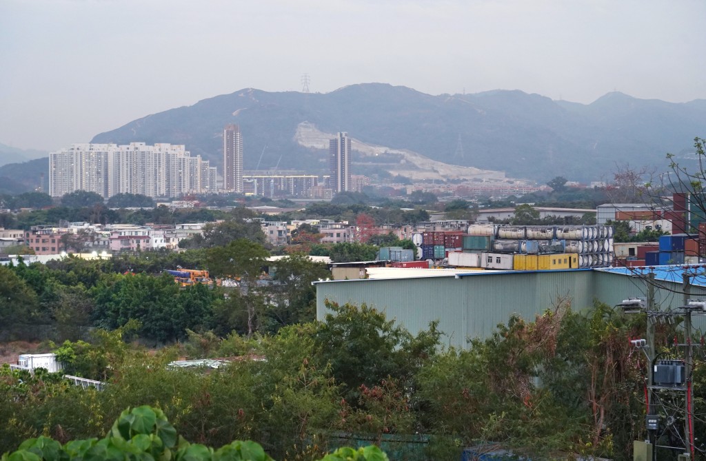 至於產業園的帳目應否納入審計署的審查範圍,林健鋒指交由政府決定。 至於產業園的帳目應否納入審計署的審查範圍,林健鋒指交由政府決定。
