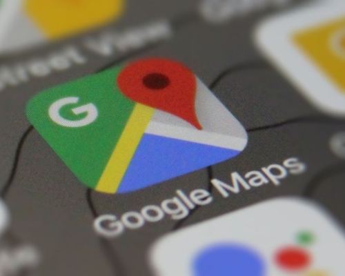 Google Maps推出新功能，顯示車速限制、超速影快相位置。不過香港未有此功能。網圖