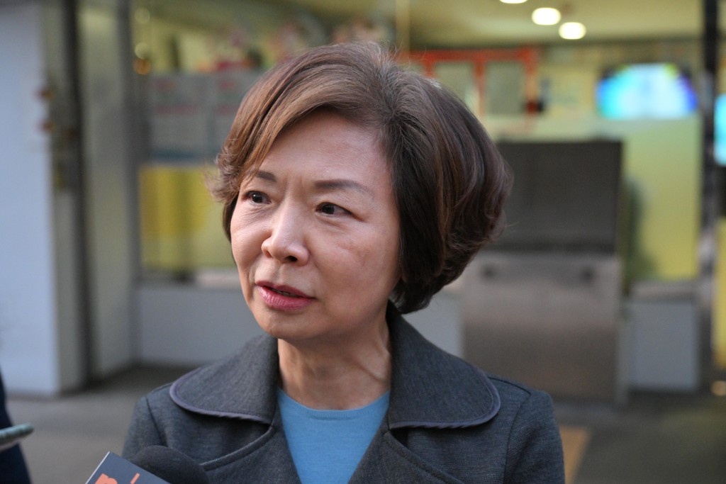 徐王美倫亦認為,江由報名參選到今日的論壇,表現有進步。 徐王美倫亦認為,江由報名參選到今日的論壇,表現有進步。