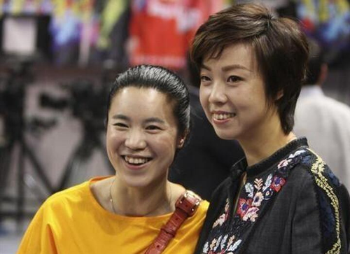 前中国乒乓球女将王楠，曾经叱吒球坛，她曾在运动员生涯时间患上甲状腺癌，幸好获男友房地产大亨郭斌陪伴才成功战胜病魔。两人在2010年诞下女儿，现时她已退役并致力于体育教学工作。