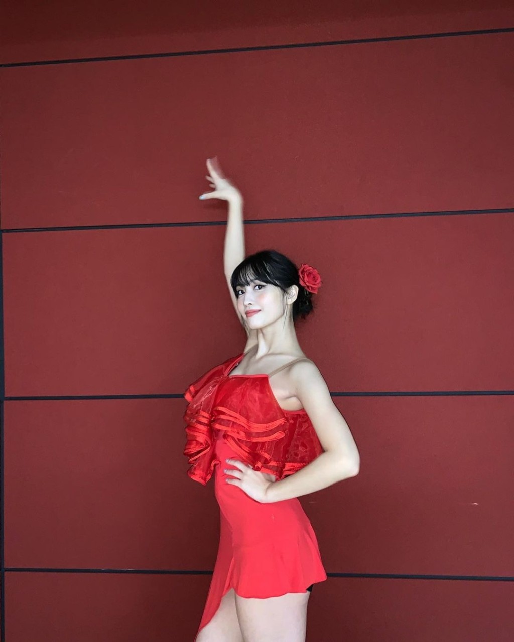 點少得拉丁Pose。