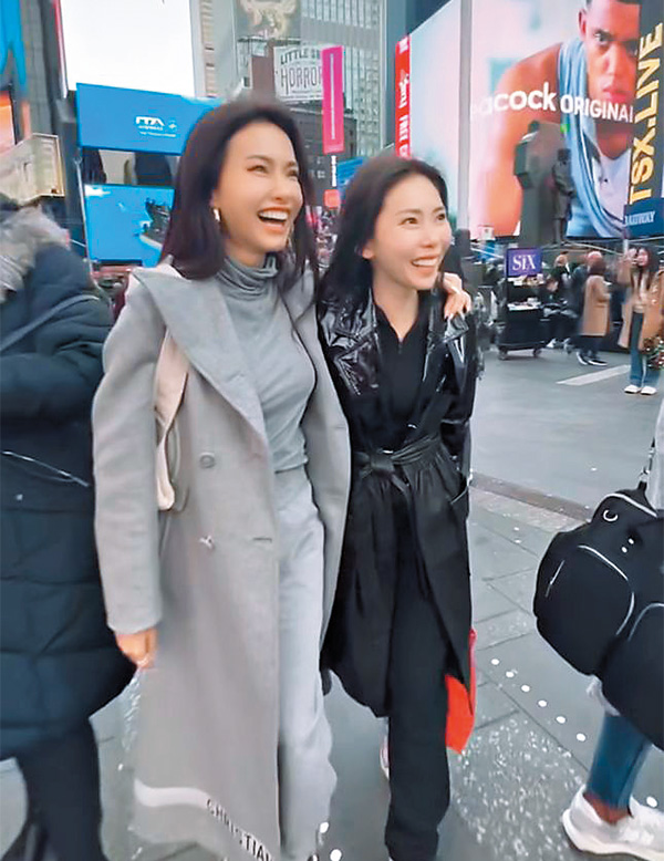 Race家姐Rosanne（左）亦從香港飛到紐約支持兩位妹妹，三姊妹平日分隔異地各有各忙，這次趁機相聚。