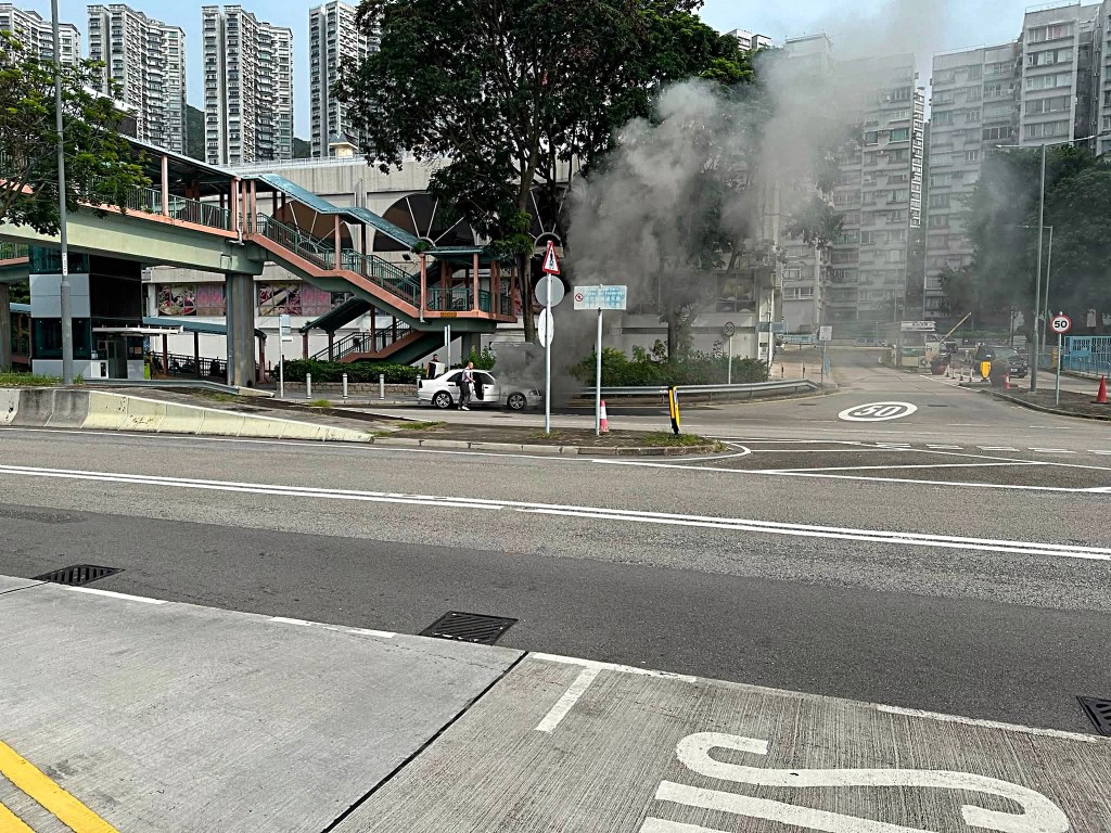 司機棄車而去。fb:香港跑步關注組 司機棄車而去。fb:香港跑步關注組