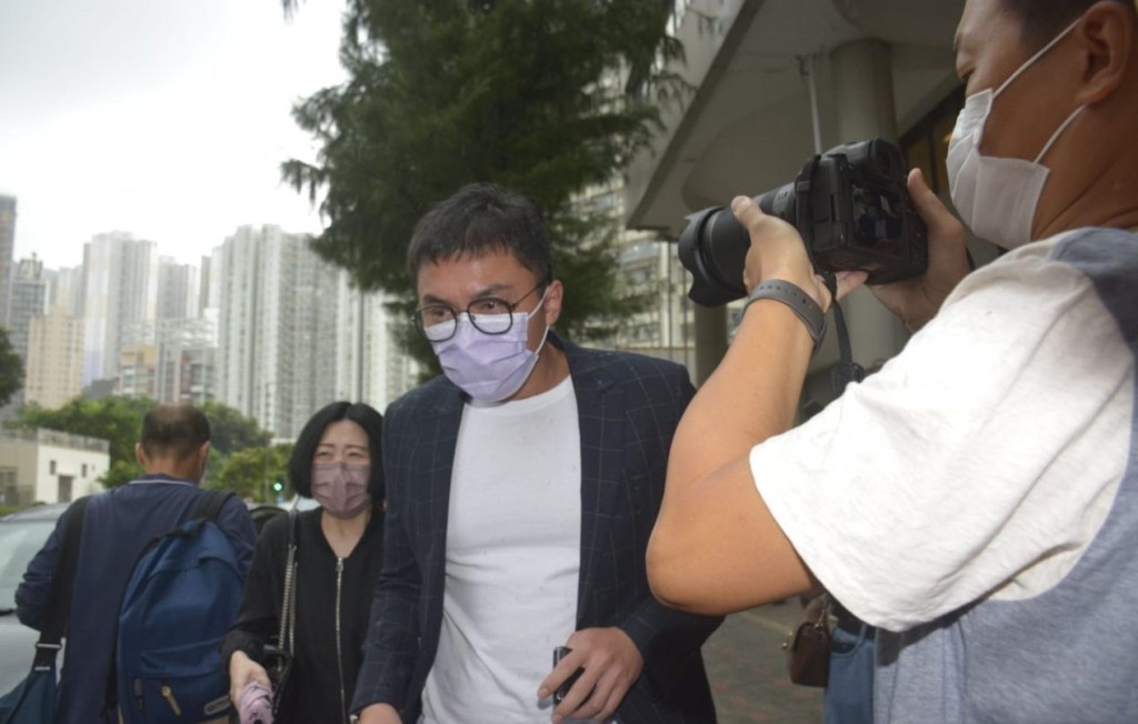 楊明去年被判監18日及停牌2年，現仍保釋等候上訴。