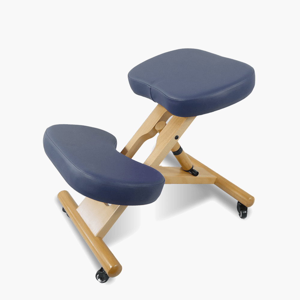 ‧輕巧設計腳輪　　FreeMAX跪座椅採用優質櫸木製造，更為堅固耐用，座位的斜度可因應高度而調節，而且設有腳輪，方便移動。（$1,280/B）