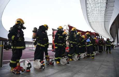 本港消防处明日将派员到江门，与大湾区各消防队伍进行48小时演练。