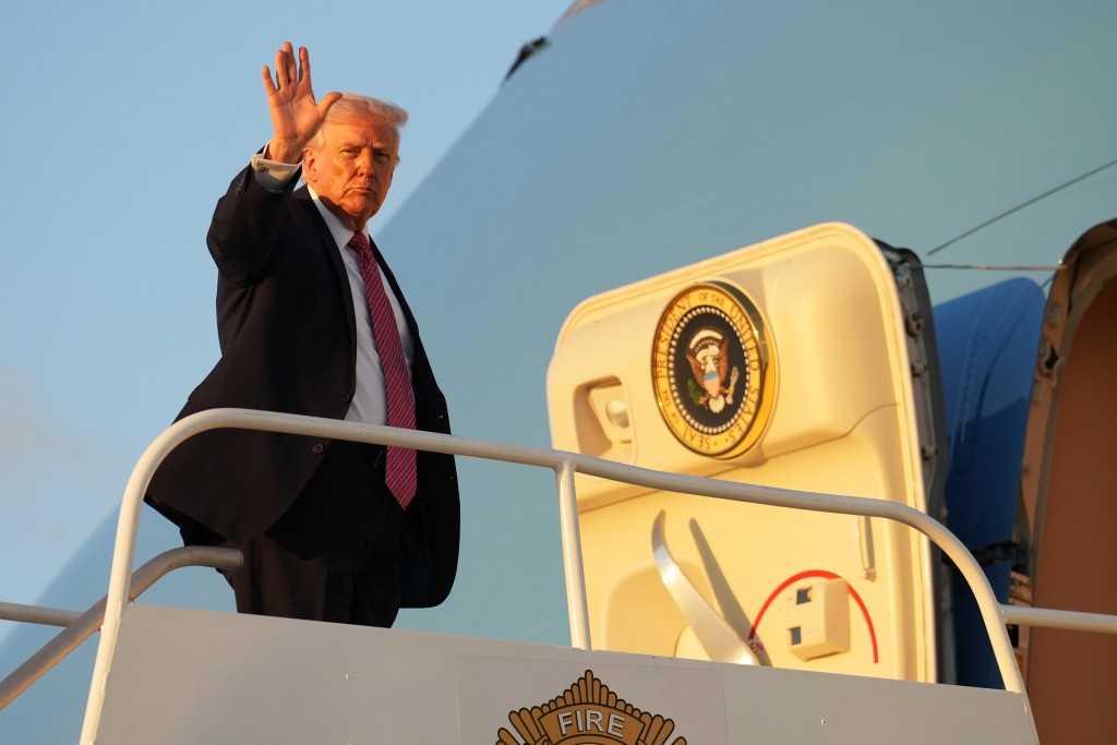 特朗普重返白宫执政后将华府多座建筑以自己名字重新命名。美联社