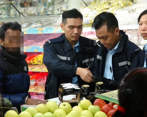 警方接報到場調查,並拘捕該名南亞裔男子。
