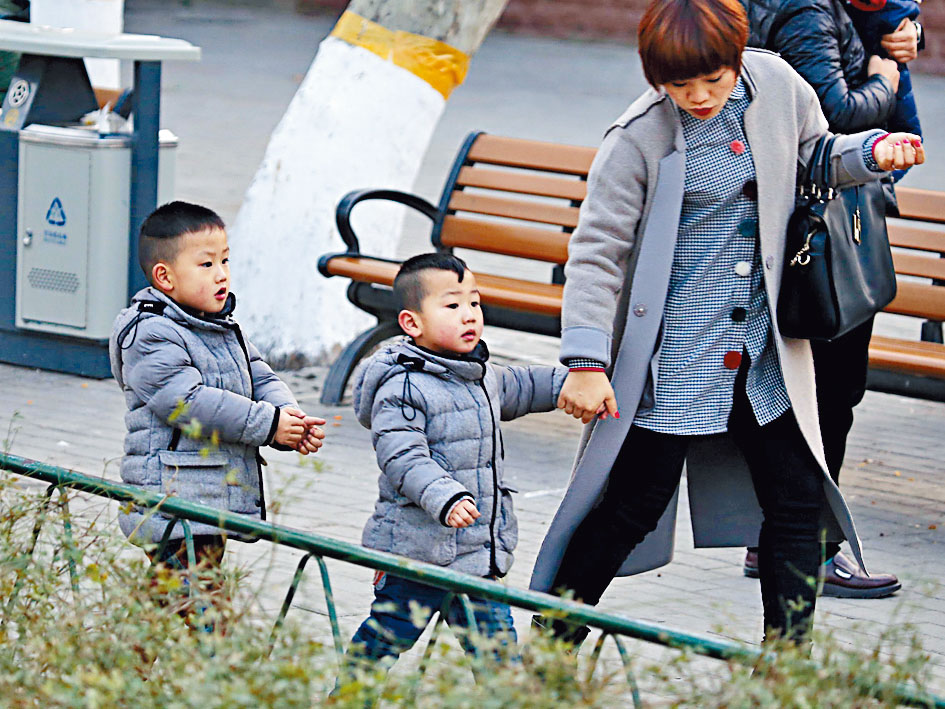 ■三孩政策寫入了法律，超生罰款成為歷史。