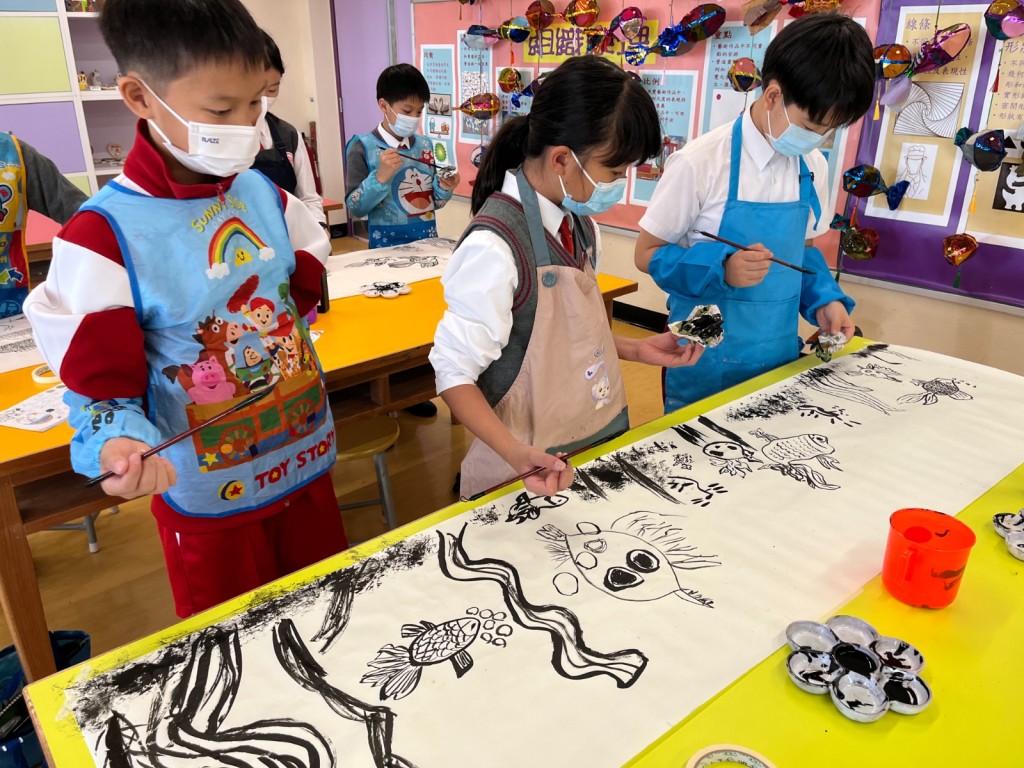 滬江小學「童趣童樂‧中華體藝嘉年華」以「中國藝術」與「體育」為主題。(圖片來源:滬江小學) 滬江小學「童趣童樂‧中華體藝嘉年華」以「中國藝術」與「體育」為主題。(圖片來源:滬江小學)