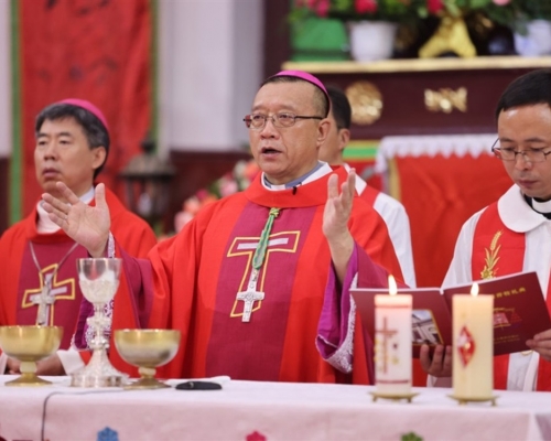 天主教武漢教區周三舉行崔慶琪主教祝聖典禮。網圖
