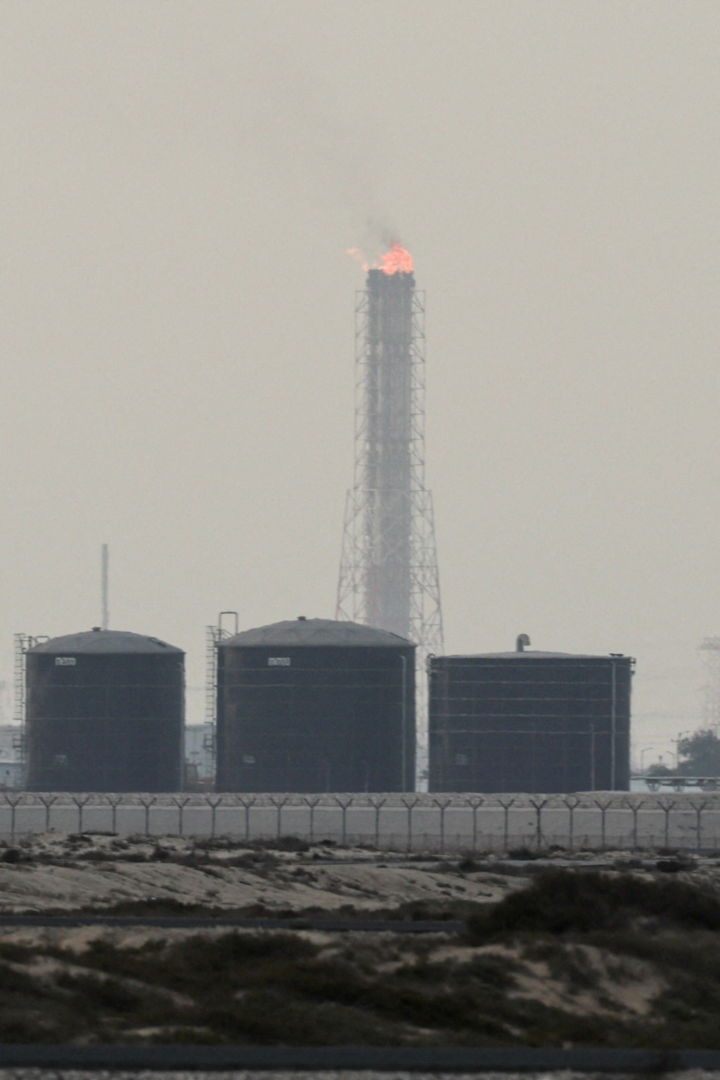 卡塔爾能源設施遇襲停產液化天然氣 沙特暫關閉煉油廠部分設施。路透社