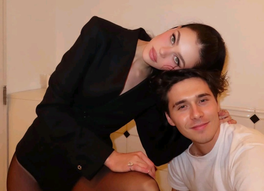 有知情人士懷疑Brooklyn接拍廣告又是其妻妮歌娜佩絲出的餿主意。
