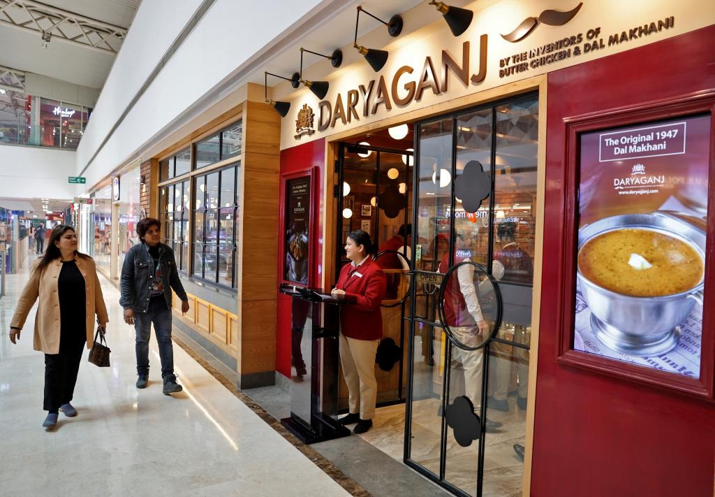 辩方Daryaganj餐厅在新德里附近诺伊达的一间店铺。　路透社