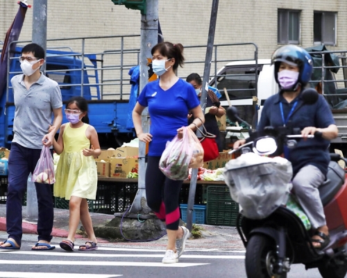 台灣新增8宗新冠肺炎確診個案,包括兩宗本土個案及6宗輸入病例。AP圖片