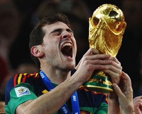 39岁卡斯拿斯宣布挂靴。网上图片