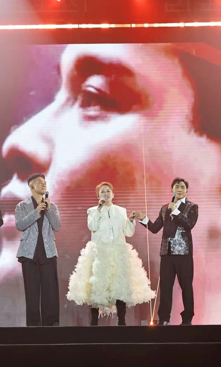 張兆輝與湯寶如、黃凱芹同台，謙稱學習到不少舞台技巧。