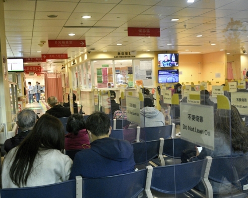 醫管局指，仍有64名新冠患者留醫。資料圖片