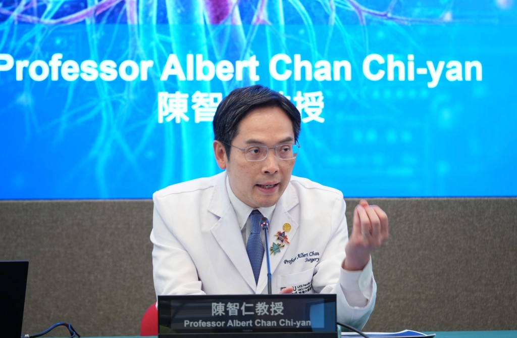 陳智仁指,該機械人系統就針對幼至毫米的血管、膽管等,適合用來接駁,活肝移植中細微的血管。 陳智仁指,該機械人系統就針對幼至毫米的血管、膽管等,適合用來接駁,活肝移植中細微的血管。