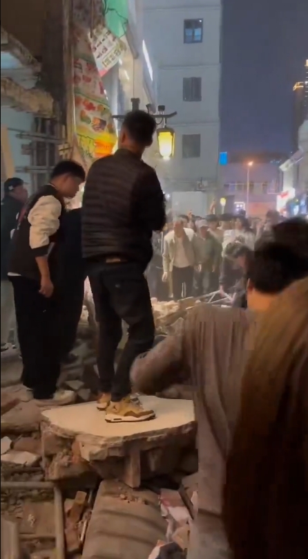 長沙潮宗街發生「冧牆」事故。 長沙潮宗街發生「冧牆」事故。