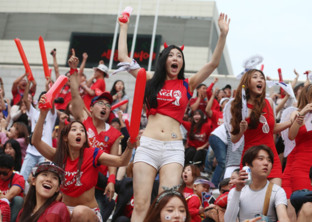 街頭打氣被形容為韓國球迷的最盛大聚會。網上圖片