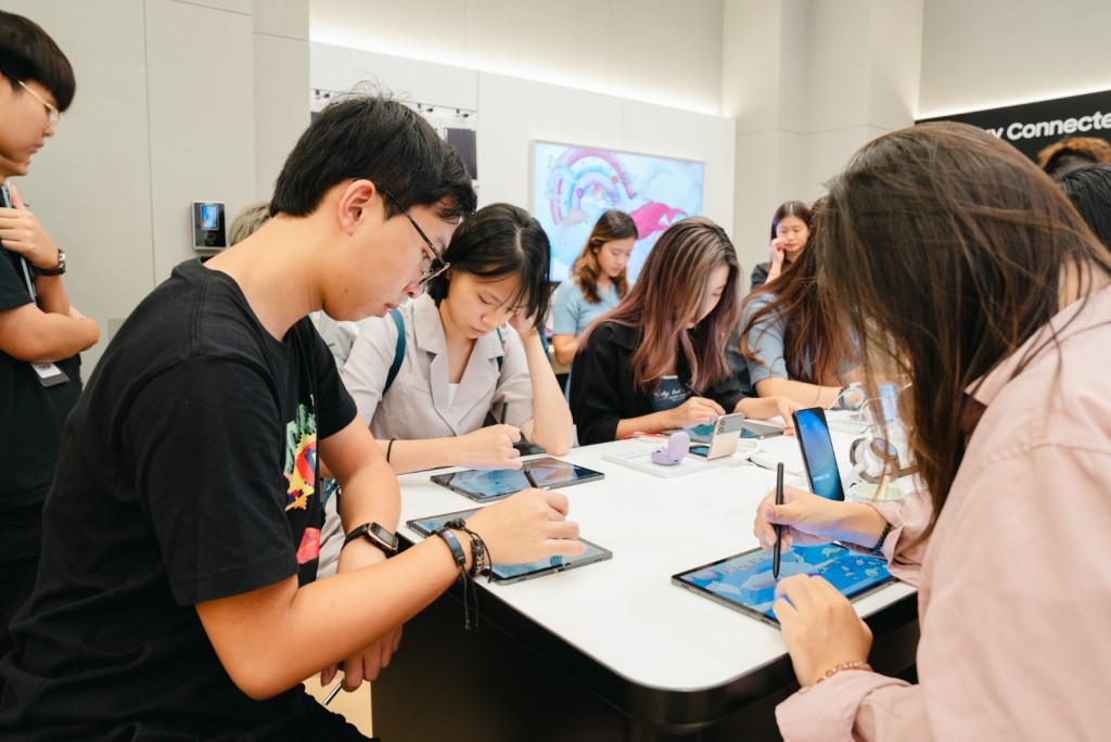 Samsung Experience Store 繪畫工作坊現場。