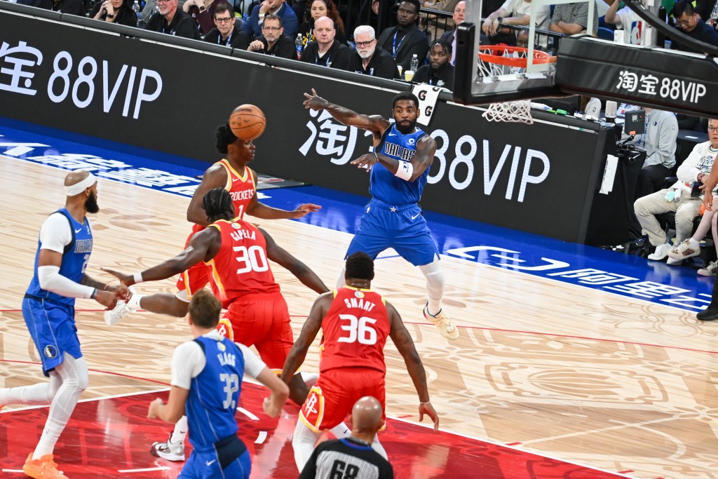 NBA中国赛独行侠vs火箭。魏国谦摄