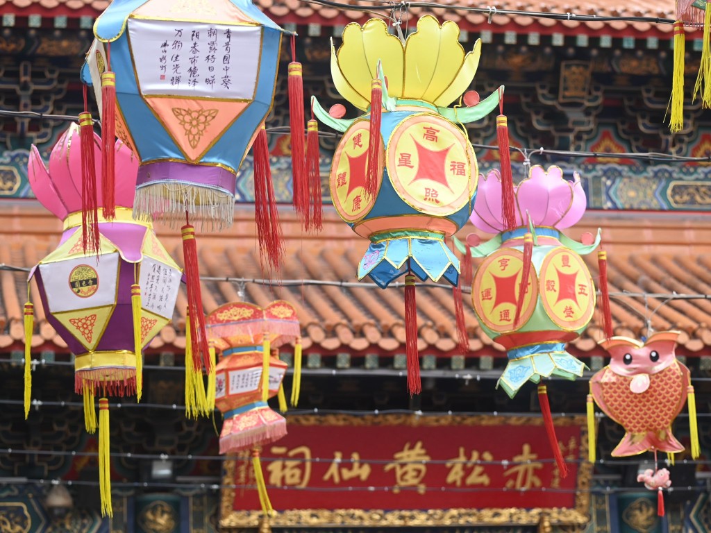 「花灯园游会」以中国航天科技发展为主题。资料图片